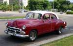 Chevrolet aus den 50er Jahren auf dem Platz der Revolution in Havanna. Die Aufnahme stammt vom 12.07.2013.