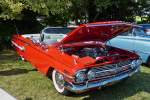 . Chevrolet Impala SS, Bj 1960, V 8  5,7 Ltr Motor mit 360 Ps, 4 Gang Schaltgetriebe, aufgenommen am 02.08.2015 bei den Vintage Cars & Bikes Days 2015 in Steinfort.

