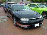 Chevrolet Monte Carlo aus dem Modelljahr 1995. Auf der Basis dieses Coupes entstanden viele erfolgreiche Rundstreckenfahrzeuge für amerikanische Rennserien. Angetrieben wird der Wagen von einem V6-motor, der aus 3135 cm³ Hubraum 162 PS. leistet. US-Cartreffen am 28.07.2018 am CentroO.