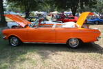 Profilansicht eines Chevrolet Nova II Convertible im Farbton omaha orange aus dem Jahr 1963.
