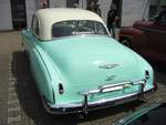 Heckansicht eines Chevrolet Series 2100 HK Styleline DeLuxe Sport Coupe des Modelljahres 1950.