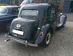 Heckansicht eines Citroen 11CV BN aus dem Jahr 1956.