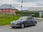 Daimler 250 V8, Bj 1967, als Teilnehmer der Rotary Castle Tour durch Luxemburg, aufgenommen am 30.06.2013.