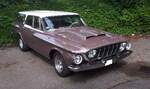 Dodge Series 330 Dart Station Wagon aus dem Jahr 1962. Die Modellreihe Series 330 Dart war die mittlere Ausstattungsvariante dieses, sagen wir mal, extravagant gezeichneten Wagens. Darunter rangierte die Modellreihe 'Polara' und dar�ber der 'Custom 8 ...