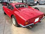 Heckansicht eines Dino 246GT im Farbton rosso chiaro aus dem Jahr 1972. Classic Remise D�sseldorf am 26.09.2026.