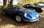 Dino 246GT im Farbton blu chiaro metallizzato, gebaut in den Jahren von 1969 bis 1973. Im Jahr 1966 gr�ndete Enzo Ferrari die Marke Dino. Das unabh�ngige Unternehmen wurde, nach seinem im Alter von 24 Jahren verstorbenen Sohn Alfredino 'Dino', benann ...