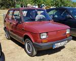 =Fiat 126 steht auf dem Ausstellungsgelände beim Oldtimertreffen in Ostheim, 07-2022
