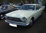 Fiat 2300S Coupe, gebaut von 1961 bis 1968. Das von  Ghia  gezeichnete Coupe wurde auf dem Turiner Autosalon des Jahres 1960 vorgestellt und ging ab 1961 in Serie. Bis 1964 gab es das Coupe als 2300 und 2300 S. Beide Versionen hatten einen Sechszylinderreihenmotor mit einem Hubraum von 2279 cm³. Der 2300 leistete 105 PS und der 2300S 136 PS. Nach den Werksferien 1964 wurde nur noch das Modell Fiat 2300S produziert. 11. Oldtimertreffen des AMC Duisburg auf dem Parkplatz des Landschaftspark Duisburg Nord am 24.08.2025.
