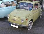 Fiat Nuova 500D. Der neue  Cinquecento  war ein Dauerbrenner und lief von 1957 bis 1977 in rund 3.7 Millionen Exemplaren von den B�ndern der Fiat SPA. Hier wurde ein 1964´er Modell 500D abgelichtet, dessen Zwizylinder-Parallel-Twinmotor aus einem Hubraum von 499,5 cm� 17,5 PS leistet. Oldtimer Fr�hling des AMC Kettwig am 01.05.2026 in Essen Kettwig.