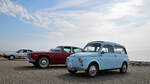 Autobianchi Giardiniera /Fiat 500 , auf dem Damm in  Westkapelle, Walcheren, Zeeland, NL, im Urlaub gesehen. 24. Wasschappelse Oldtimerrit am Samstag, den 20. Juni 2026