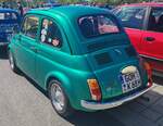 =Fiat 500 Luxus, gesehen auf dem Ausstellungsgel�nde der Oldtimerveranstaltung in Frankenberg/Eder im Mai 2026.