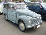 Fiat 500 C  Topolino  in der Kombiversion Belvedere, gebaut im Werk Lingotto von 1949 bis 1955. Dante Giacosa, Fiats genialer Konstrukteur, hatte den 500´er schon 1936 konstruiert. Es gab die Baureihe A von 1936 bis 1948, die Baureihe B von 1948 bis 1949 (hier waren hängende Ventile im Motor verbaut) und die optisch retuschierte Baureihe C. Lizenzproduktionen dieses Wagens liefen bei Simca in Frankreich als Modell  Cinq  und in Österreich als Steyr-Fiat 500 C.  Der wassergekühlte Vierzylinderreihenmotor leistet 16,5 PS aus einem Hubraum von 569 cm³. Oldtimertreffen an der  Alten Dreherei  in Mülheim an der Ruhr am 16.06.2019. 
