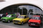 3 Stück Ford Fiesta I (1976-1983) in freundlicher Farben. Foto: Besucherparkplatz des Retropartisanen Festival, Mai 2016