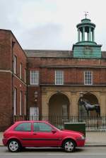 Ford Fiesta vor dem Jockey Club in Newmarket, 8.9.10