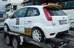 =Ford Fiesta ST, Teilnehmerfahrzeug der Rallye Fränkisches Weinland 2018, gesehen auf dem Rasthof Fulda Nord im Mai 2018