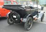 Heckansicht eines Ford Model T Touring aus dem Jahr 1922. Oldtimer- und Youngtimertreffen an Mo´s Bikertreff in Krefeld am 08.10.2023.