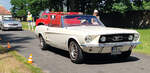 =Ford Mustang auf dem Weg zur Oldtimerausstellung bei Schloss Fasanerie, 06-2025
