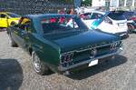 Heckansicht eines Ford Mustang 1 Hardtop Coupe des Modelljahres 1969 im Farbton black jade. Ford-Treffen am 26.04.2026 an Mo´s Bikertreff in Krefeld. 