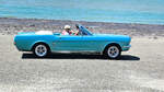 Ford Mustang, auf dem Damm in  Westkapelle, Walcheren, Zeeland, NL, im Urlaub gesehen. 24. Wasschappelse Oldtimerrit am Samstag, den 20. Juni 2026