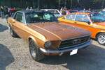 Ford Mustang 1 Hardtop Coupe des Modelljahres 1968 im recht ausgefallenen Farbton black hills gold. Im Modelljahr 1968 konnte der K�ufer zwischen einem Sechszylinderreihenmotor mit einem Hubraum von 3.3l und 115 PS, sowie V8-Motoren mit Hubr�umen von 4.7l und 195 PS oder 230 PS, 6.4l mit 335 PS und 7.0l mit 390 PS w�hlen. Oldtimertreffen Nordstern Klassik in Gelsenkirchen am 16.08.2026.