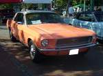 Ford Mustang Hardtop Coupe des Modelljahres 1968 in der wohl eher seltenen Farbe eastertime coral.