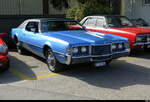 Ein Blauer Ford Thunderbird zu Besuch am Oldtimer Treff auf den Areal des Flugplatz in Bleienbach am 31.05.2026