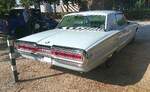 Heckansicht eines Ford Thunderbird Town Hardtop Coupe des Modelljahres 1966.