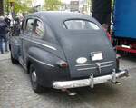 Heckansicht eines Ford Fordor Super DeLuxe der Modelljahre 1946 und 1947. 15. Oldtimertreffen des AMC Essen-Kettwig am 01.05.2023.