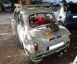 Heckansicht einer Glas Goggomobil T250 Limousine im Farbton astralwei� aus dem Jahr 1957.