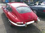 Heckansicht eines Jaguar E Type Series 2 Coupe im Farbton carmen red. 18. Oldtimerfestival an der 'Alten Dreherei' in M�lheim an der Ruhr am 21.06.2026.