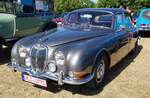 =Jaguar MK steht auf dem Austellungsgelände beim Oldtimertreffen in Ostheim, 07-2022