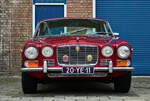 Jaguar XJ6 der Serie 1 aus den fr�hen 1970er Jahren, gesehen am 28.06.2026 in Vlissingen