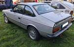 Profilansicht eines Lancia Beta Coupe im Farbton grigio chiaro aus dem Jahr 1983.