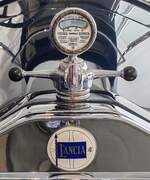 =Firmememblem und Kühlwasseranzeige des Lancia Lambda VIII Serie, Bj.