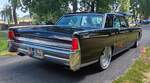 =Lincoln Continental, Bj. 1964, auf dem Weg zur Oldtimerausstellung bei Schloss Fasanerie, 06-2025