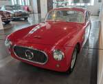 Maserati A6 1500 Berlinetta, wie er von 1947 bis 1951 in nur 61 Exemplaren gebaut wurde. Der im Juli 1949 neu ausgelieferte Wagen wurde im Werk mit einer Berlinetta-Karosserie konfiguriert. und im roten Farbton 'Amaterro' lackiert. Der Sechszylinder- ...