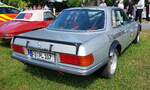 =MB 350 SLC, steht auf der Ausstellungsfläche für Oldtimerfahrzeuge beim Bürgerfest  200 Jahre Landkreis Fulda  auf dem Gelände von Schloß Fasanerie im Juni 2022.
