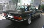 Heckansicht eines Mercedes Benz R107 500SL aus dem Jahr 1986.