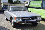 Mercedes-Benz SLC (Baureihe C107), vor einer Autowerkstatt in W�rselen am 17.7.2026