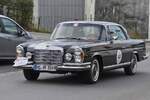 Mercedes Benz 280 SE, BJ 1970, war als Teilnehmer bei der Luxemburg Classic Rallye mit dabei.