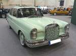 Mercedes Benz W111/2 230S.