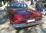 Heckansicht eines Mercedes Benz W111/3 250 SE Coupe im Farbton karminrot aus dem Jahr 1967. Oldtimer Fr�hling des AMC Kettwig am 01.05.2026 in Essen Kettwig.