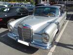 Mercedes Benz W111 E28 280SE Coupe, wie es von 1967 bis 1971 im Verkaufsprospekt der Untert�rkheimer gelistet war. Vom Coupe mit dieser Motorisierung wurden genau 3797 Einheiten produziert. Dieses Coupe hat einen Sechszylinderreihenmotor und leistet 160 PS aus einem Hubraum von 2778 cm�. Der gezeigte Wagen wurde 1969 erstmalig zugelassen. Oldtimertreffen am  Cafe del Sol  in Gelsenkirchen am 09.08.2026.