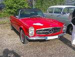 Mercedes Benz W113 (E28) 280SL aus dem Jahr 1971. Produziert wurde der Typ in den Jahren von 1968 bis 1971. Als Typ 230SL war der Zweisitzer bereits im Jahr 1963 erschienen. Der 280 SL war das st�rkste Modell der sogenannten 'Pagoden-Baureihe'. Als 2 ...