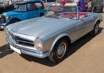 Mercedes Benz der Baureihe W113 in der Version 230SL.