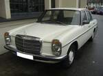 Mercedes Benz W114 V23 Limousine auch 230/6 genannt, gebaut in den Jahren von 1968 bis 1976.
