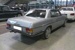 Profilansicht eines Mercedes Benz W114 280CE. Classic Remise Düsseldorf am 15.01.2026.