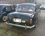 Heckansicht eines Mercedes Benz W180/1 220a.