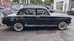 Profilansicht eines Mercedes Benz W180/1 220a aus dem Jahr 1955.