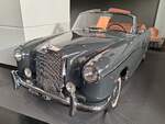 Mercedes Benz W180/2 220S Cabriolet.